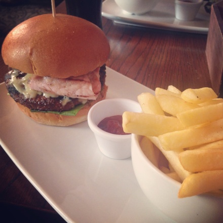Cheddar and bacon burger at The Bull, Rugby